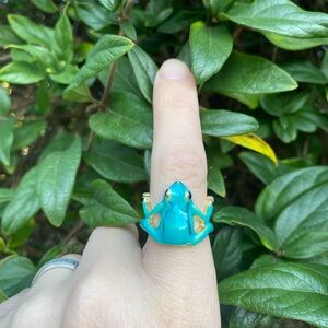 Cottagecore Frog Ring Gold Tone engraved detailing cute gripping Ring size 7.5